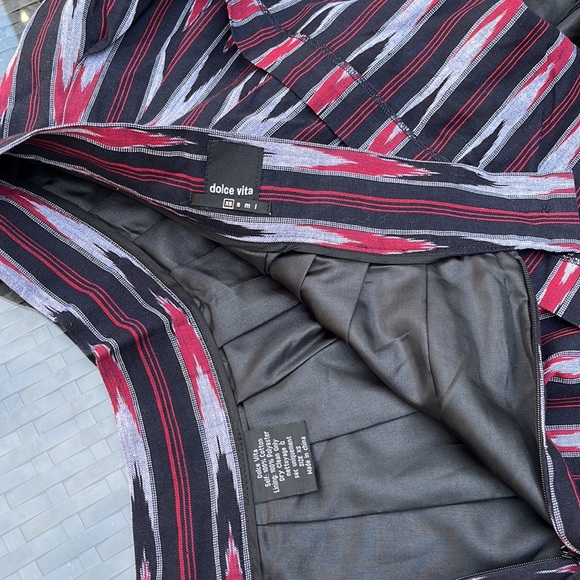 Adorable lined skirt by Dolce Vita. XS. - Picture 4 of 5